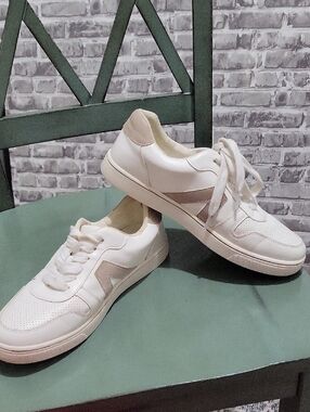 MIA Alta Malta / Krew Fashion Sneaker -White & Taupe Womens 9.5, Minimalist